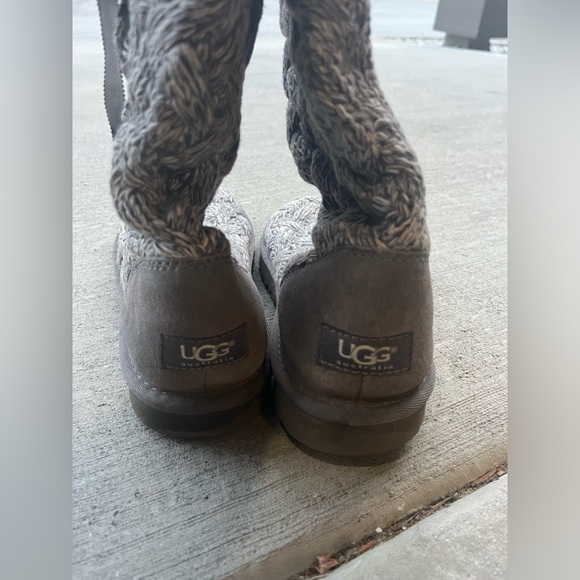 UGG Cable Knit Boots Grey Lace Up Like-New size 7 EUC - Picture 3 of 6